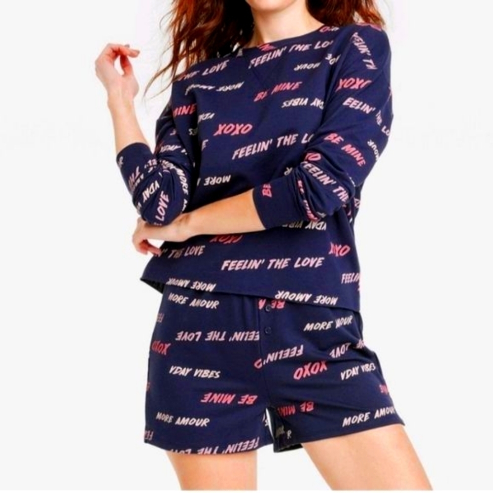 NEW WOMEN'S Valentine's Day Pajama Set size M and XL